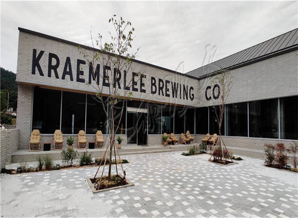 啤酒設(shè)備中貼標(biāo)機的工作步驟