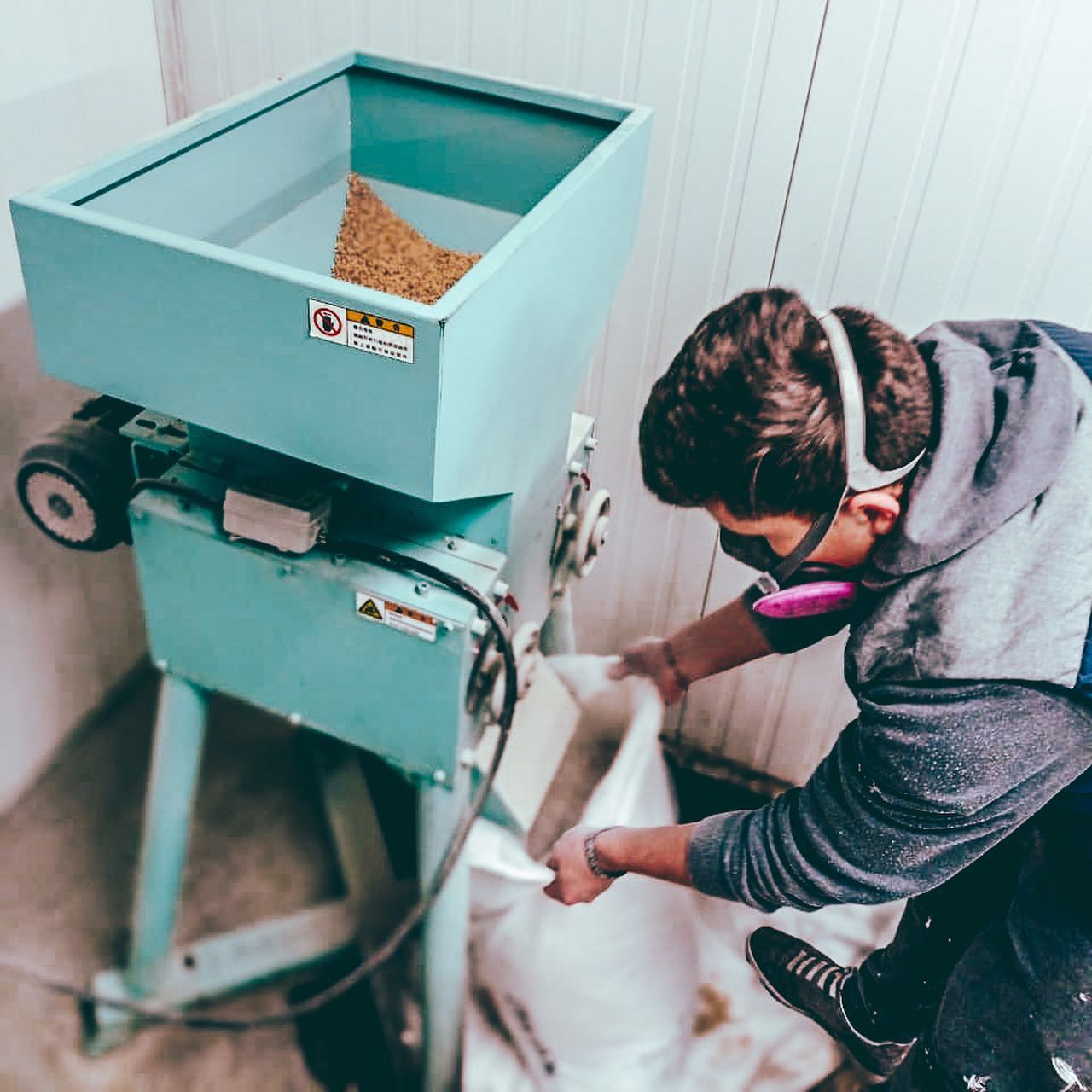 開(kāi)辦一個(gè)啤酒廠至少需要什么設(shè)備？