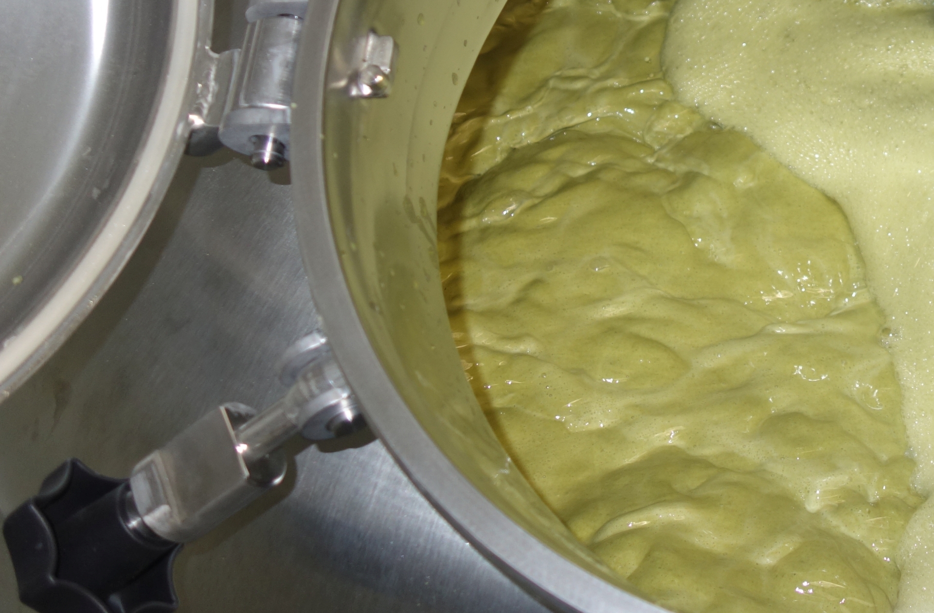 做啤酒，先煮沸